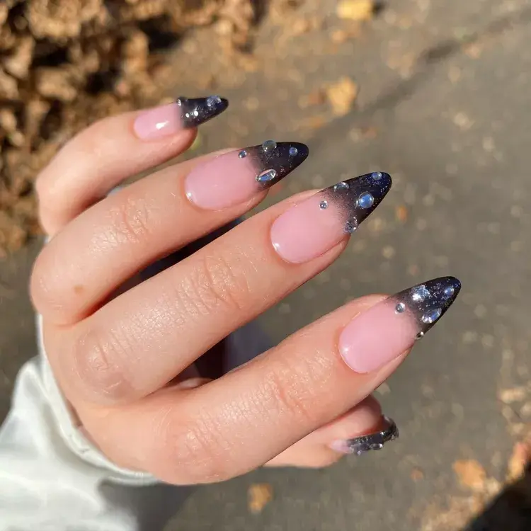 25 Cute French Tip Nails Ideas for a Chic and Timeless Manicure — GlowNailDesigns