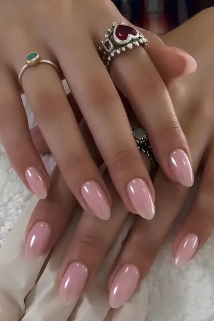 25 Short Pink Nail Designs That Are Easy to Wear Year-Round — GlowNailDesigns