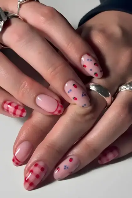 20 Short Red Nail Ideas for an Elegant Everyday Manicure — GlowNailDesigns