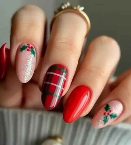 30 Simple Christmas Nail Designs Anyone Can Recreate at Home — GlowNailDesigns