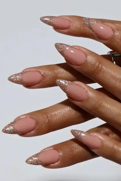 22 Simple Glitter Nail Designs That Look Elegant and Easy to Copy — GlowNailDesigns