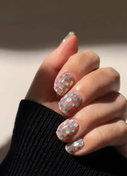 20 Classy Christmas Nails for an Elegant Holiday Look — GlowNailDesigns