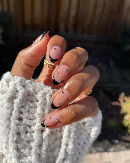 25 Cute French Tip Nails Ideas for a Chic and Timeless Manicure — GlowNailDesigns