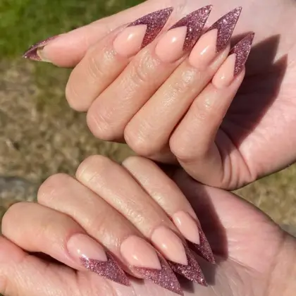 25 Cute Glitter Nails Ideas for a Sparkly Everyday Look — GlowNailDesigns