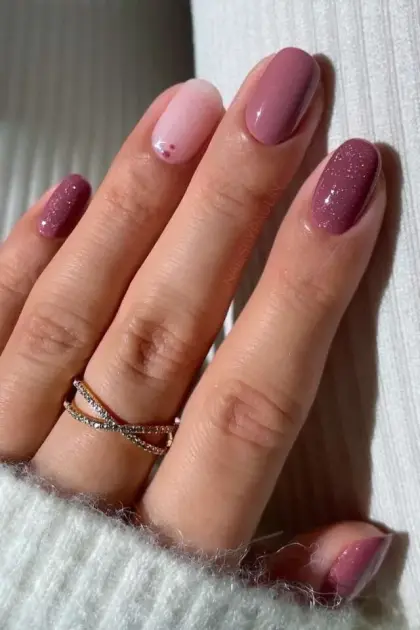 25 Short Glitter Nail Ideas That Make Small Nails Shine — GlowNailDesigns