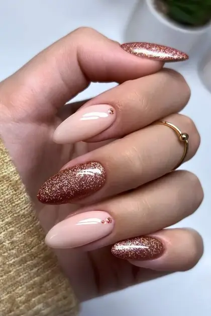 22 Simple Glitter Nail Designs That Look Elegant and Easy to Copy — GlowNailDesigns