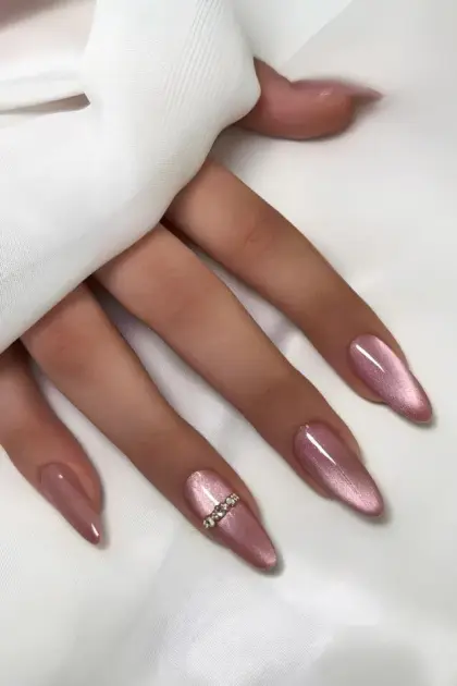 25 Short Pink Nail Designs That Are Easy to Wear Year-Round — GlowNailDesigns