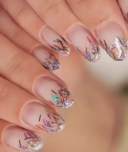 25 Short Christmas Nail Ideas That Are Festive and Easy to Wear — GlowNailDesigns