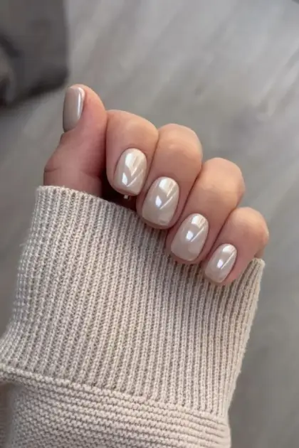 15 Trendy Short Nail Designs You'll Want to Copy This Season — GlowNailDesigns