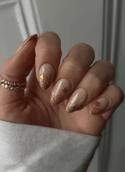 20 Classy Christmas Nails for an Elegant Holiday Look — GlowNailDesigns