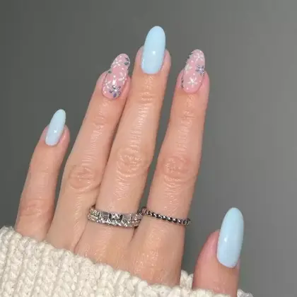 30 Simple Acrylic Nail Designs for Beginners with Chic and Modern Looks — GlowNailDesigns