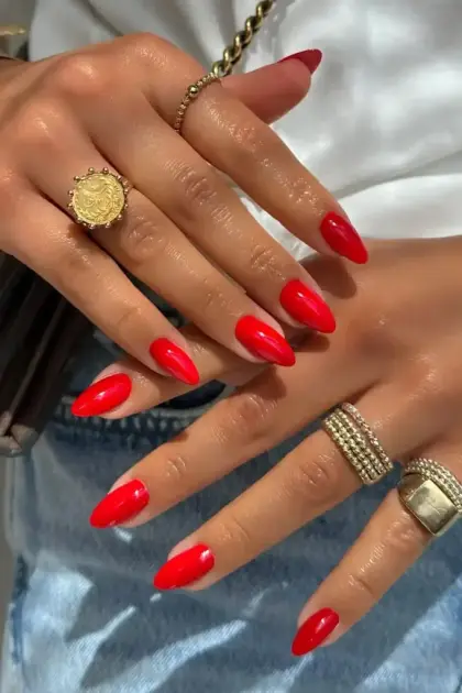 20 Short Red Nail Ideas for an Elegant Everyday Manicure — GlowNailDesigns