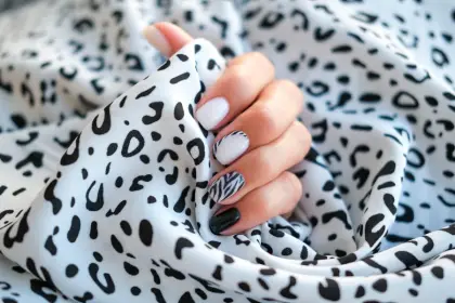 25 Short French Tip Nail Ideas That Look Clean and Elegant — GlowNailDesigns