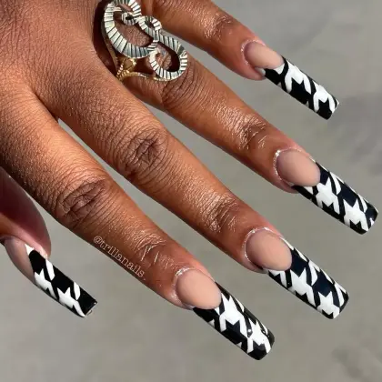 20 Simple Black Nail Designs for a Minimalist Yet Classy Look — GlowNailDesigns