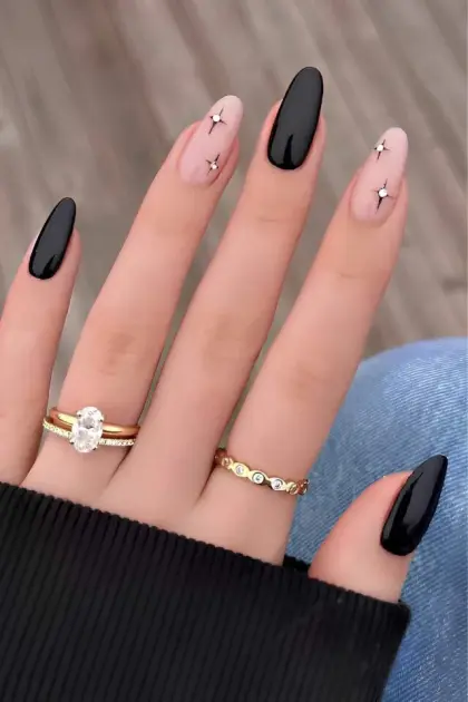 30 Cute Black Nail Ideas for Short Nails You'll Want to Try — GlowNailDesigns