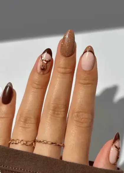 25 Short Christmas Nail Ideas That Are Festive and Easy to Wear — GlowNailDesigns